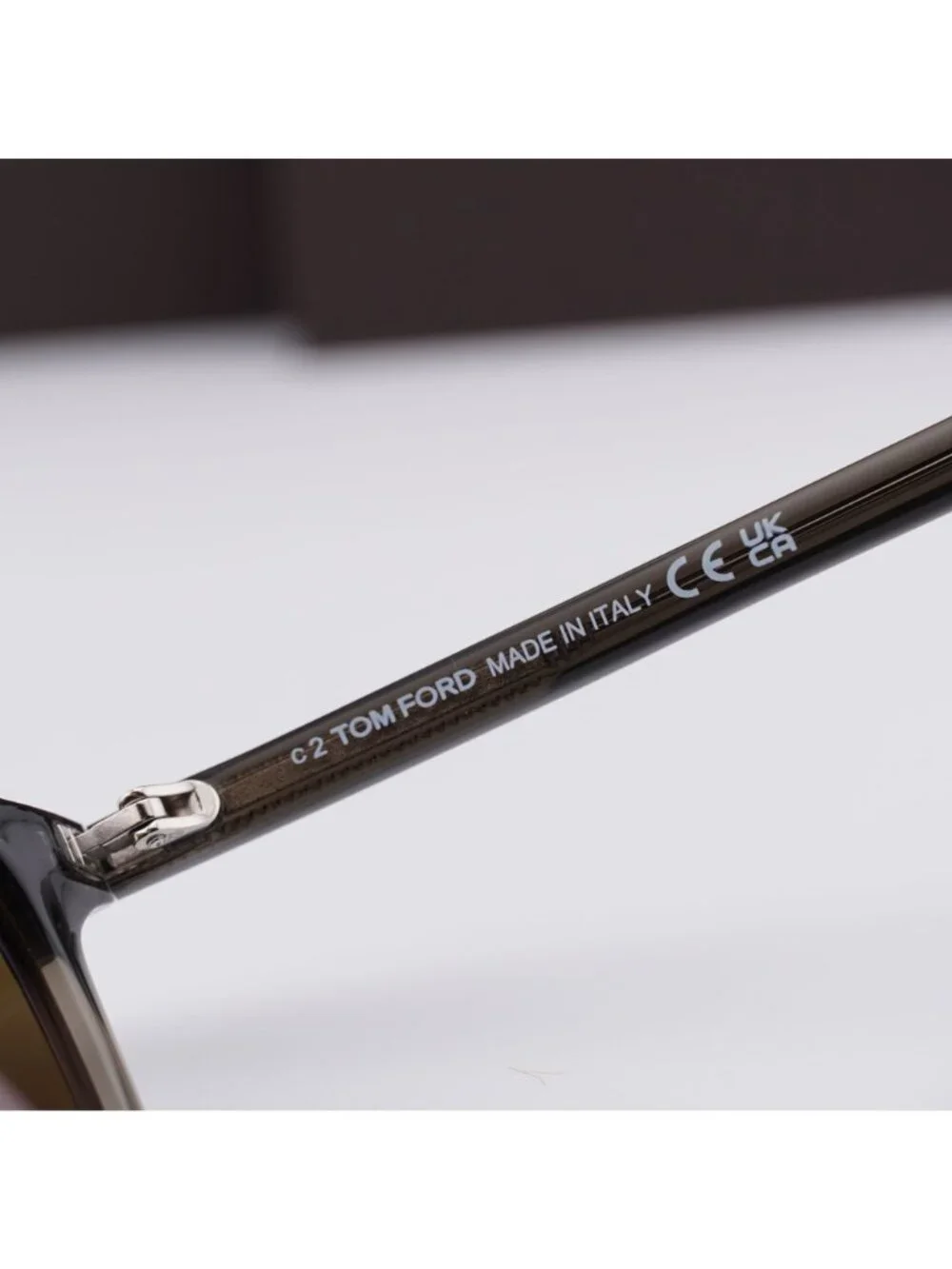 Tom Ford model ft0977